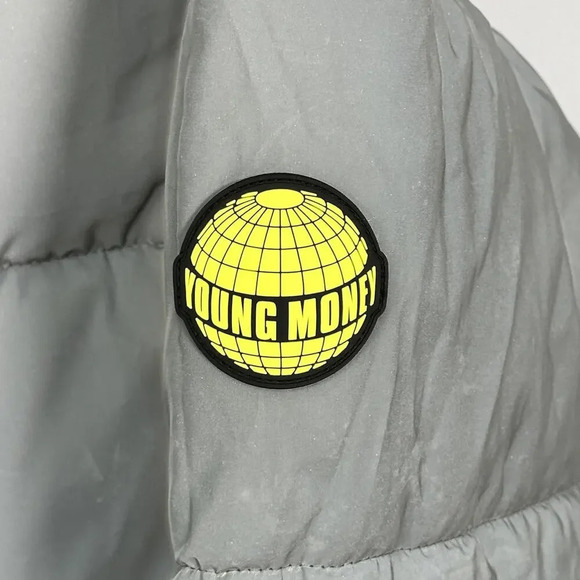 AE X YOUNG MONEY Silver Puffer Reflective Coat Medium - Picture 2 of 10